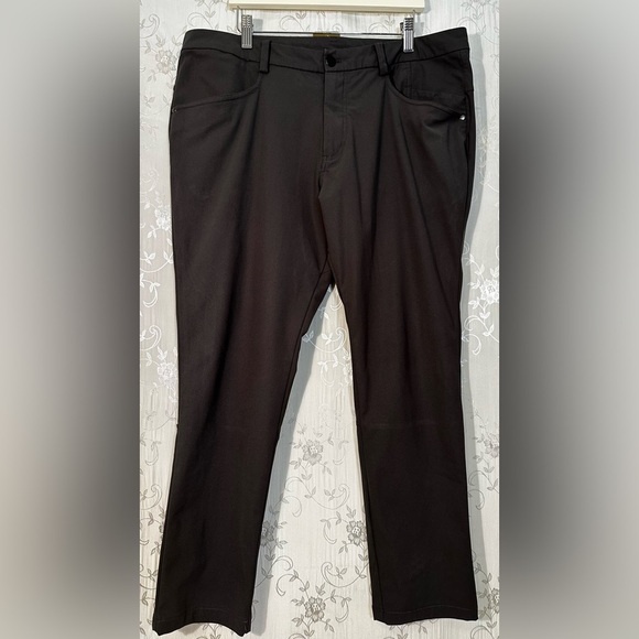 Lululemon ABC Pant Classic 28” in Obsidian. Men’s Size 38 x 28. - Picture 7 of 10